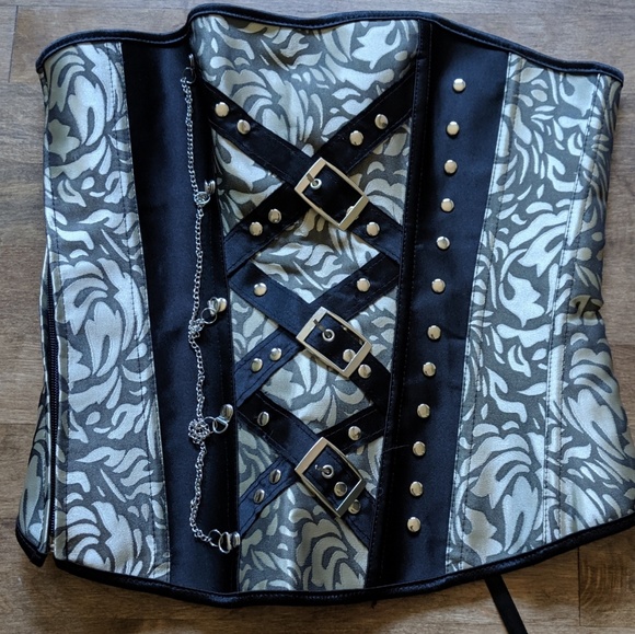 Buckle and Chain Corset - Picture 5 of 5